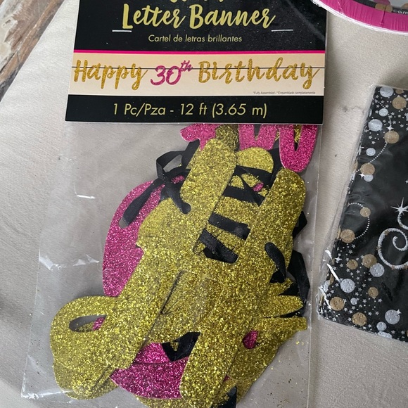 NWT unopened 30th birthday decorations - Picture 3 of 5